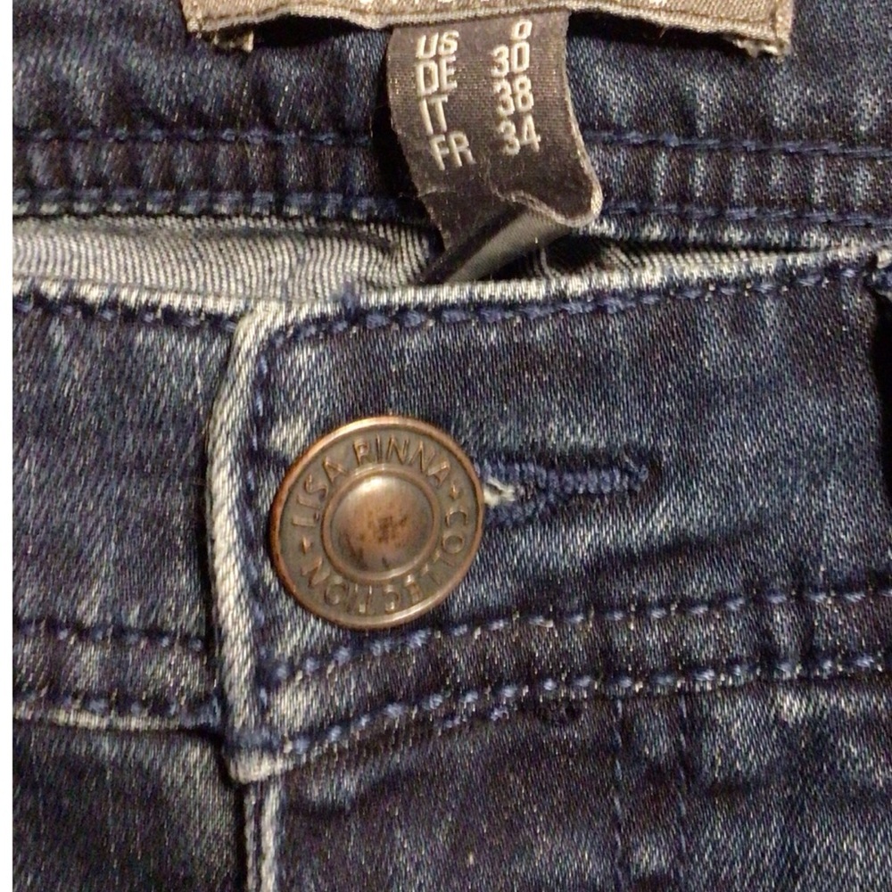 EUC....Womens Lisa Rinna Collection Jeans. - Picture 3 of 3